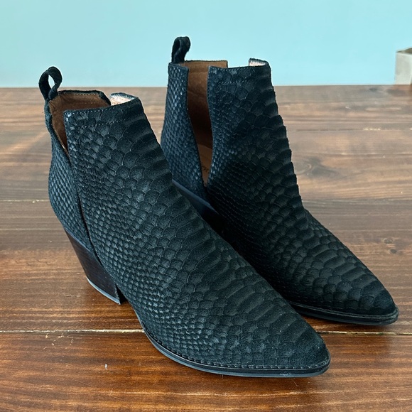 Jeffrey Campbell Rella Black Snake-Embossed Ankle Boots - Picture 1 of 12